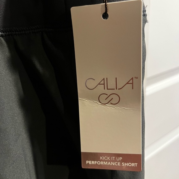 Calia by Carrie Underwood Kick It Up Performance Shorts~Size XL~Side Slit NWT - Picture 4 of 8